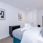 Stylish 1br Near Centre Salford Манчестер