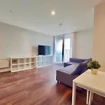 Modern Near Oxford Road, Centre *