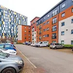 Stylish 2 Bedroom, 2 Bathroom With Free Parking Apartmán *