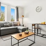 Arosa Escape- Modern2 Bed Suite,sleeps 5,free Parking,ps4,kingbed,wifi,near Christies Lejlighed Manchester