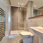 Modern Near Oxford Road, Centre