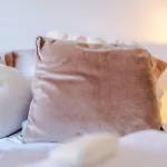 Stylish Mcr 1br Etihad Coop Live Parking