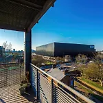 Stylish Mcr 1br Etihad Coop Live Parking *