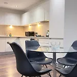 Modern Near Oxford Road, Centre * מנצ'סטר