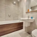 דירה Modern Near Oxford Road, Centre *