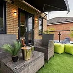 Вилла Riverside Villas Манчестер
