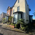 Maison d'hôtes Hendham House - Near Etihad Stadium, Coop Live Arena, Ao Arena, Piccadilly Train Station & Centre Manchester