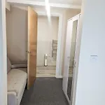 Entire 2 Bedroom And 2 Bathroom In -free Underground Parking Apartment *