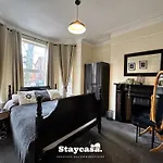 Spacious 5br In Leafy Withington Casa de Férias