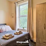 Spacious 5br In Leafy Withington