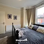 Дом отдыха Spacious 5br In Leafy Withington