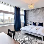 Modern Centre Stunning 18th Floor View * Manchester