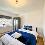 5br Jacuzzi, Garden & Parking Hébergement de vacances *
