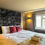 5br Jacuzzi, Garden & Parking Hébergement de vacances Manchester