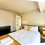 5br Jacuzzi, Garden & Parking Hébergement de vacances *