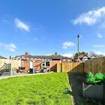 5br Jacuzzi, Garden & Parking Hébergement de vacances