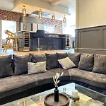 5br Jacuzzi, Garden & Parking Hébergement de vacances *