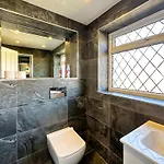 Hébergement de vacances 5br Jacuzzi, Garden & Parking *