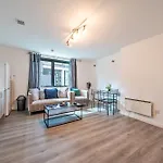 Spacious 2 Double Bedroom Near Centre, Salford * Manchester