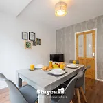Spacious Cosy Cove With Large Driveway And Garden Wythenshawe
