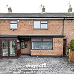 Spacious Cosy Cove With Large Driveway And Garden Wythenshawe