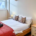 Tatil Evi Carlton Co-living - Private Self-cater Manchester