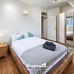 Carlton Co-living - Private Self-cater Manchester