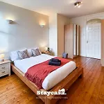 Carlton Co-living - Private Self-cater Tatil Evi Manchester