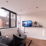 Stayzeni, Alexandra Rise Sleek 1 Bed Manchester