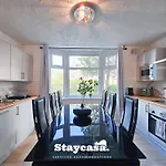Hébergement de vacances Large 6br House Free Parking & Wifi *