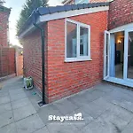 Large 6br House Free Parking & Wifi *