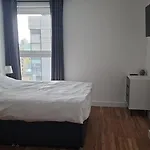 Penthouse Height Flat, View Balcony, Quiet, Free Wifi, Gym & Minimalistic マンチェスター
