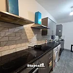 Prázdninový dům Landcross Co-living - Private Self-cater *