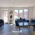 Holiday home Harmony Living Modern New Build With Parking *