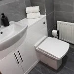 Hub - 2br With Free Parking, Near Airport & Attractions * Manchester