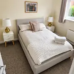 Hub - 2br With Free Parking, Near Airport & Attractions Manchester