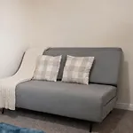 Casa de Férias Hub - 2br With Free Parking, Near Airport & Attractions *