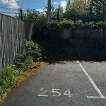 Hub - 2br With Free Parking, Near Airport & Attractions *