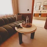Отель Mollie's 4*