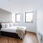 Modern 3bed Flat In W Security アパート マンチェスター