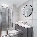 アパート Modern 3bed Flat In W Security *