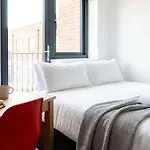 Modern 3bed Flat In W Security * マンチェスター