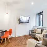 Apartment Modern 3bed Flat In W Security *