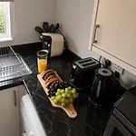 Charming 1Br Retreat For Urban Escapes Apartment Manchester