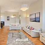 Whalley Range Hideaway 7mins To With Parking Apartment