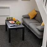 Daire Cosy 1br Hideaway Close To Downtown Manchester