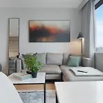 Stylish With Wi-fi And Shared Facilities *