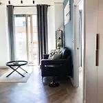 Modern 2br In Piccadilly *