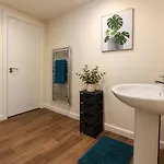 Stylish 2Br Haven For Long-Term Guests Apartamento Manchester