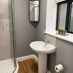 Daire Cosy 1br Hideaway Close To Downtown Manchester